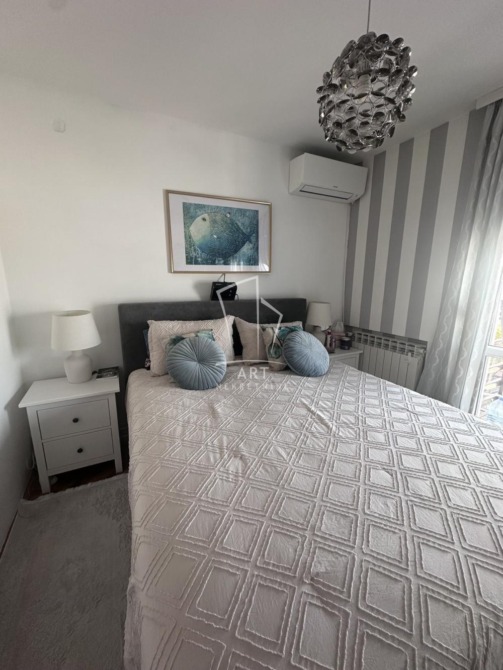 Stan na prodaju u Beogradu, Žarkovo, trosoban, 61m2, cena 194000 evra