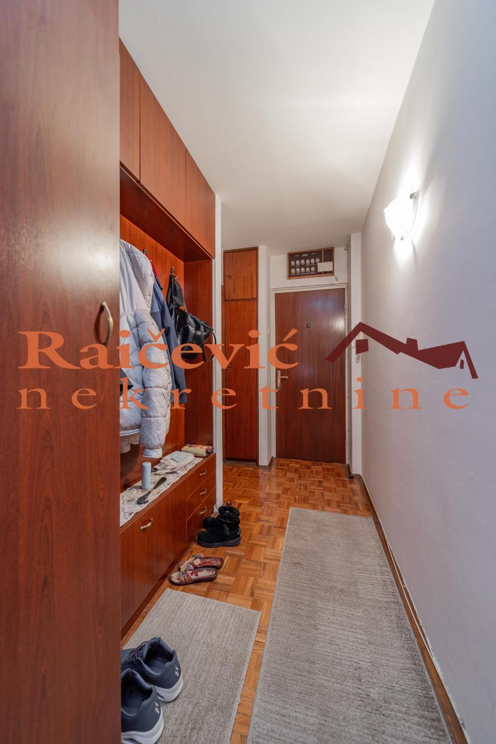 Stan na prodaju u Beogradu, Novi Beograd blok 29, dvosoban, 61m2, cena 225700 evra