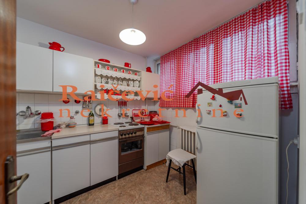 Stan na prodaju u Beogradu, Novi Beograd blok 29, dvosoban, 61m2, cena 225700 evra