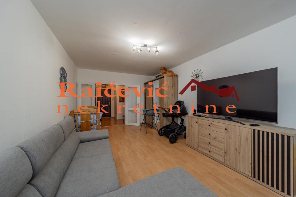 Stan na prodaju u Beogradu, Novi Beograd blok 70 (Kineski TC), trosoban, 98m2, cena 275000 evra