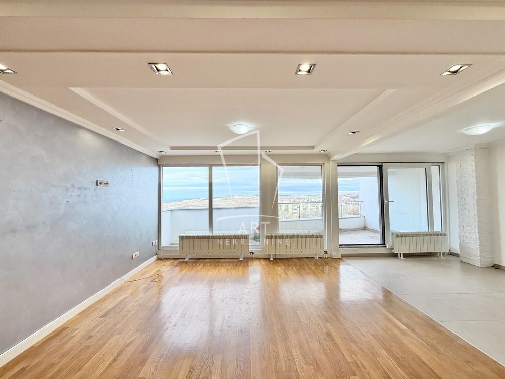 Stan na prodaju u Beogradu, Zvezdara, cetvorosoban, 128m2, cena 200000 evra