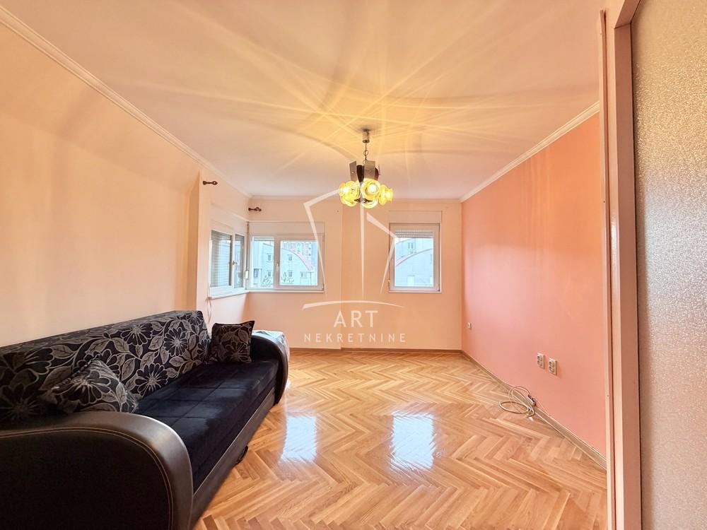 Stan na prodaju u Beogradu, Rakovica, cetvorosoban, 108m2, cena 285000 evra