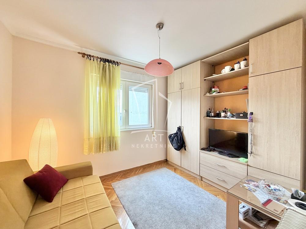 Stan na prodaju u Beogradu, Rakovica, cetvorosoban, 108m2, cena 285000 evra