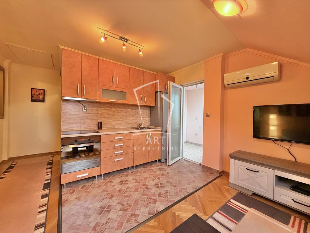 Stan na prodaju u Beogradu, Rakovica, cetvorosoban, 108m2, cena 285000 evra