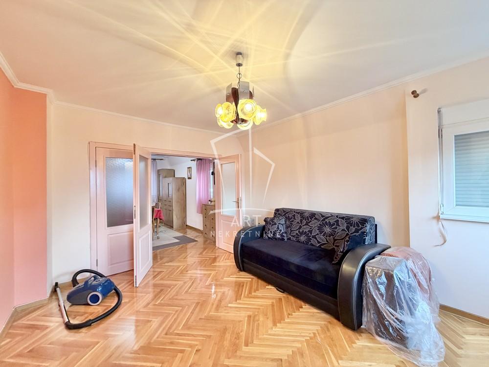 Stan na prodaju u Beogradu, Rakovica, cetvorosoban, 108m2, cena 285000 evra