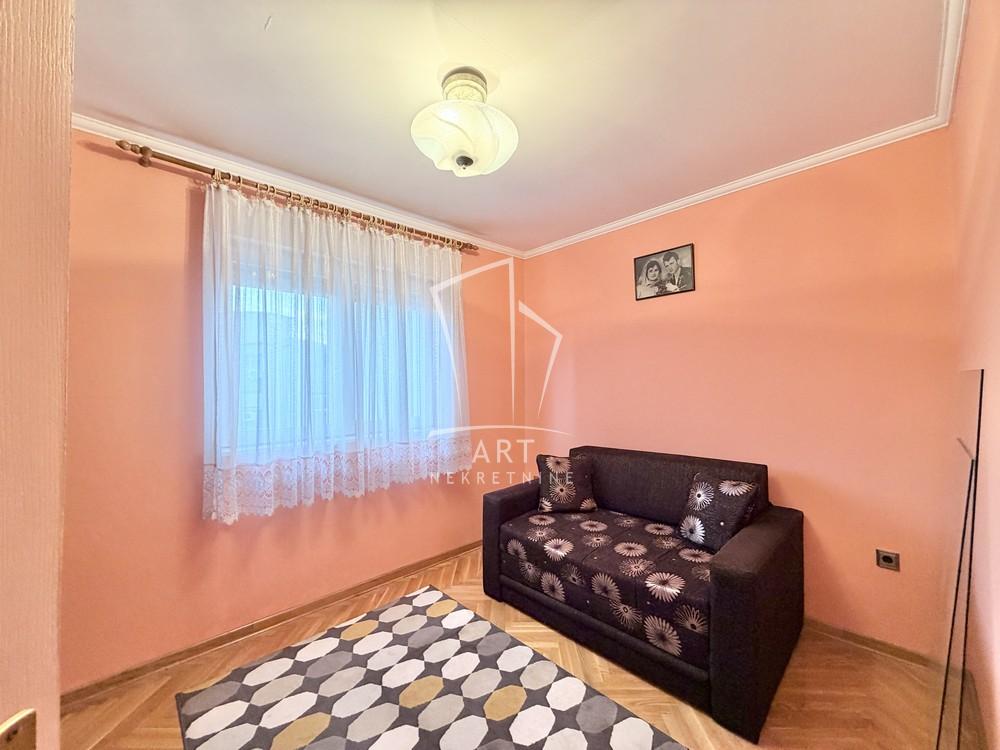 Stan na prodaju u Beogradu, Rakovica, cetvorosoban, 108m2, cena 285000 evra