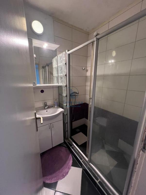 Stan na prodaju u Beogradu, Novi Beograd blok 71, trosoban, 78m2, cena 235000 evra