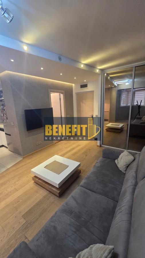 Stan na prodaju u Beogradu, Novi Beograd blok 22, dvosoban, 41m2, cena 180000 evra