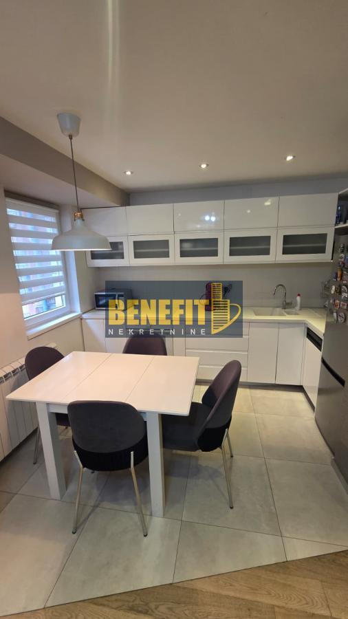 Stan na prodaju u Beogradu, Novi Beograd blok 22, dvosoban, 41m2, cena 180000 evra