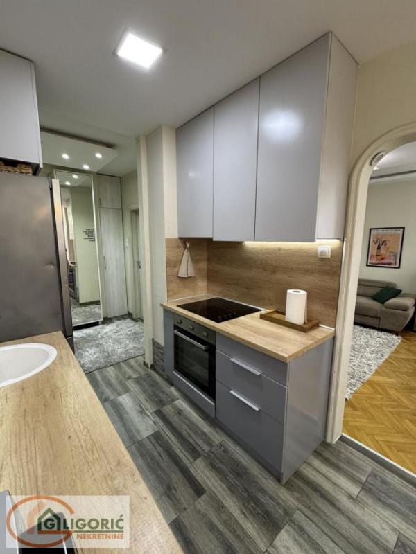 Stan na prodaju u Beogradu, Učiteljsko naselje, dvosoban, 53m2, cena 205000 evra