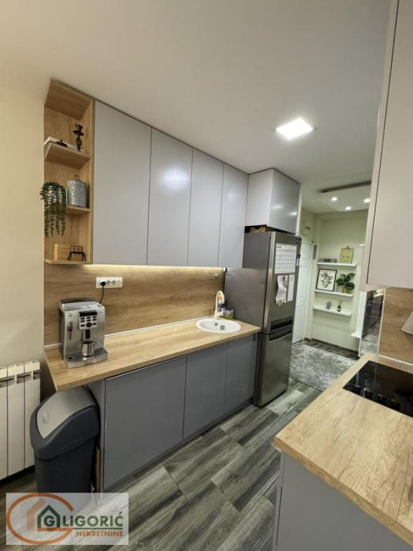 Stan na prodaju u Beogradu, Učiteljsko naselje, dvosoban, 53m2, cena 205000 evra