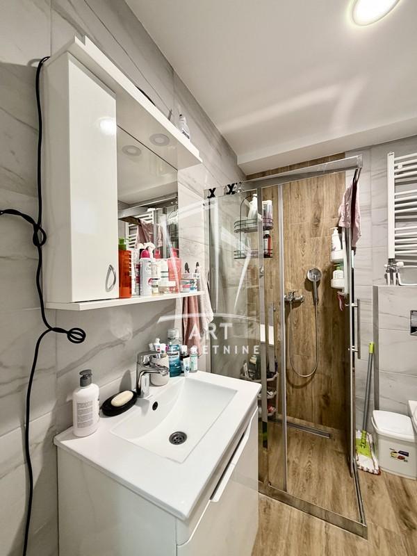 Stan na prodaju u Beogradu, Učiteljsko naselje, troiposoban, 52m2, cena 190000 evra