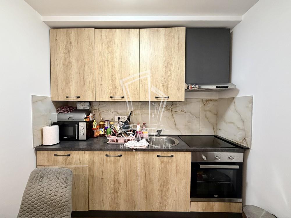 Stan na prodaju u Beogradu, Učiteljsko naselje, troiposoban, 52m2, cena 190000 evra