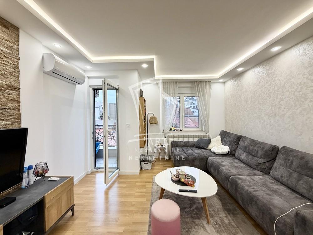 Stan na prodaju u Beogradu, Učiteljsko naselje, troiposoban, 52m2, cena 190000 evra