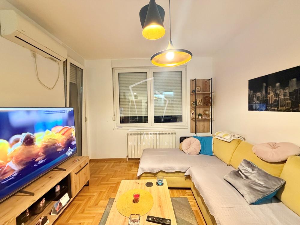 Stan na prodaju u Beogradu, Banjica, jednoiposoban, 44m2, cena 140000 evra