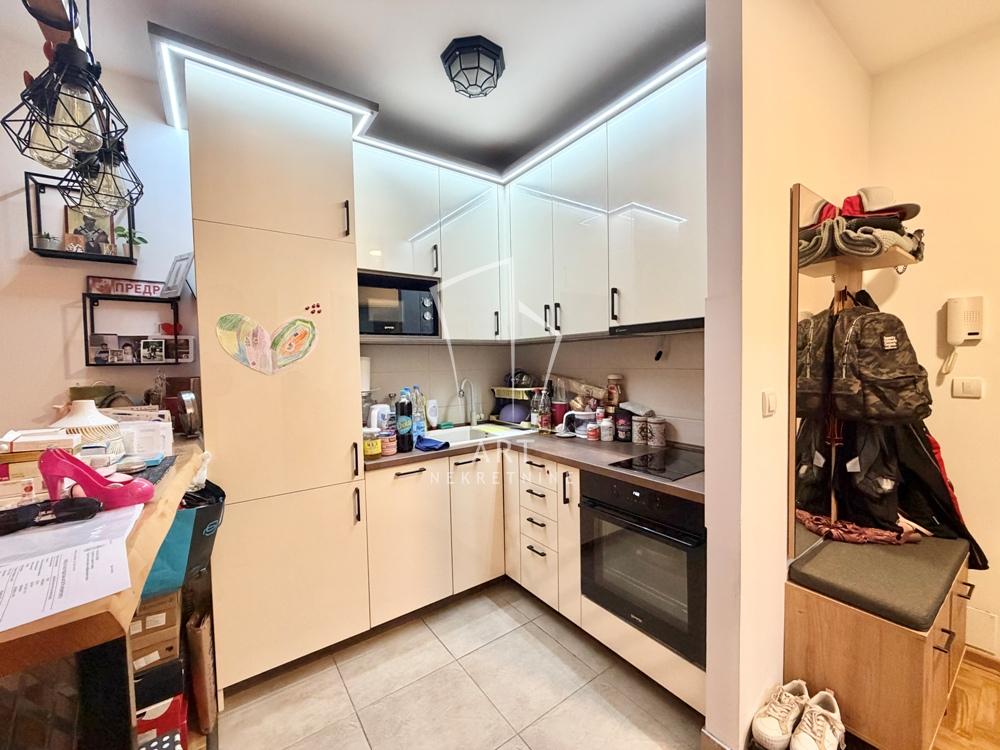 Stan na prodaju u Beogradu, Banjica, jednoiposoban, 44m2, cena 140000 evra