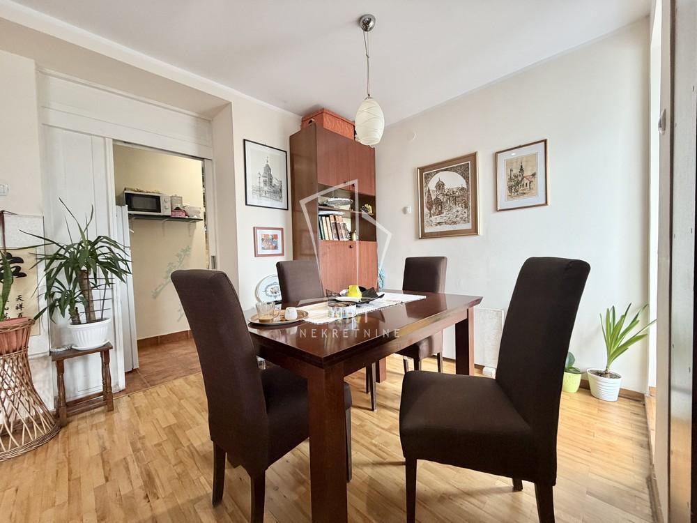 Stan na prodaju u Beogradu, Zemun, troiposoban, 86m2, cena 240000 evra