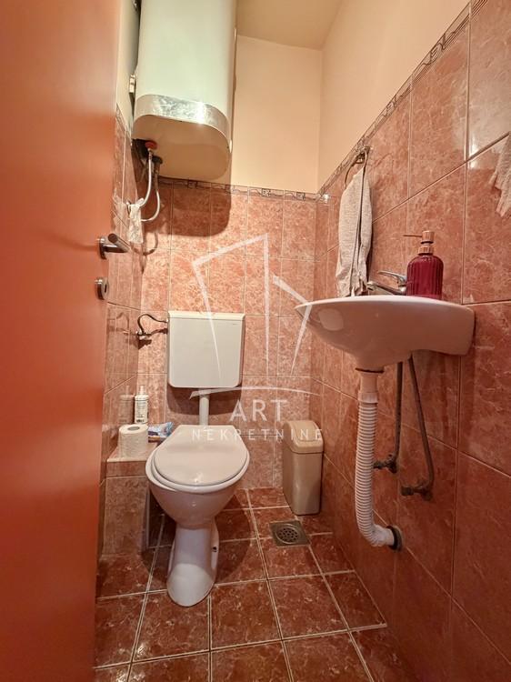 Stan na prodaju u Beogradu, Zemun, troiposoban, 86m2, cena 240000 evra