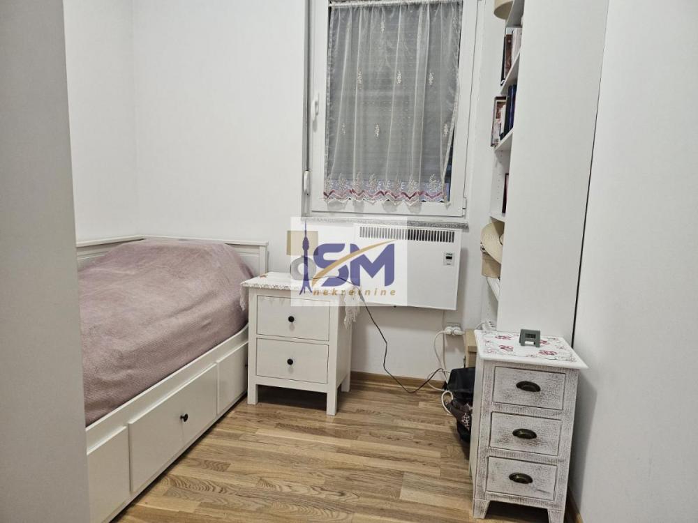 Stan na prodaju u Beogradu, Višnjička banja, trosoban, 54m2, cena 140000 evra