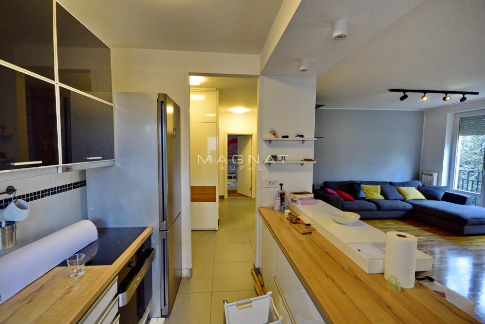 Stan na prodaju u Beogradu, Činovnička kolonija, trosoban, 73m2, cena 268000 evra