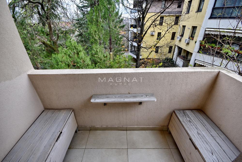 Stan na prodaju u Beogradu, Činovnička kolonija, trosoban, 73m2, cena 268000 evra