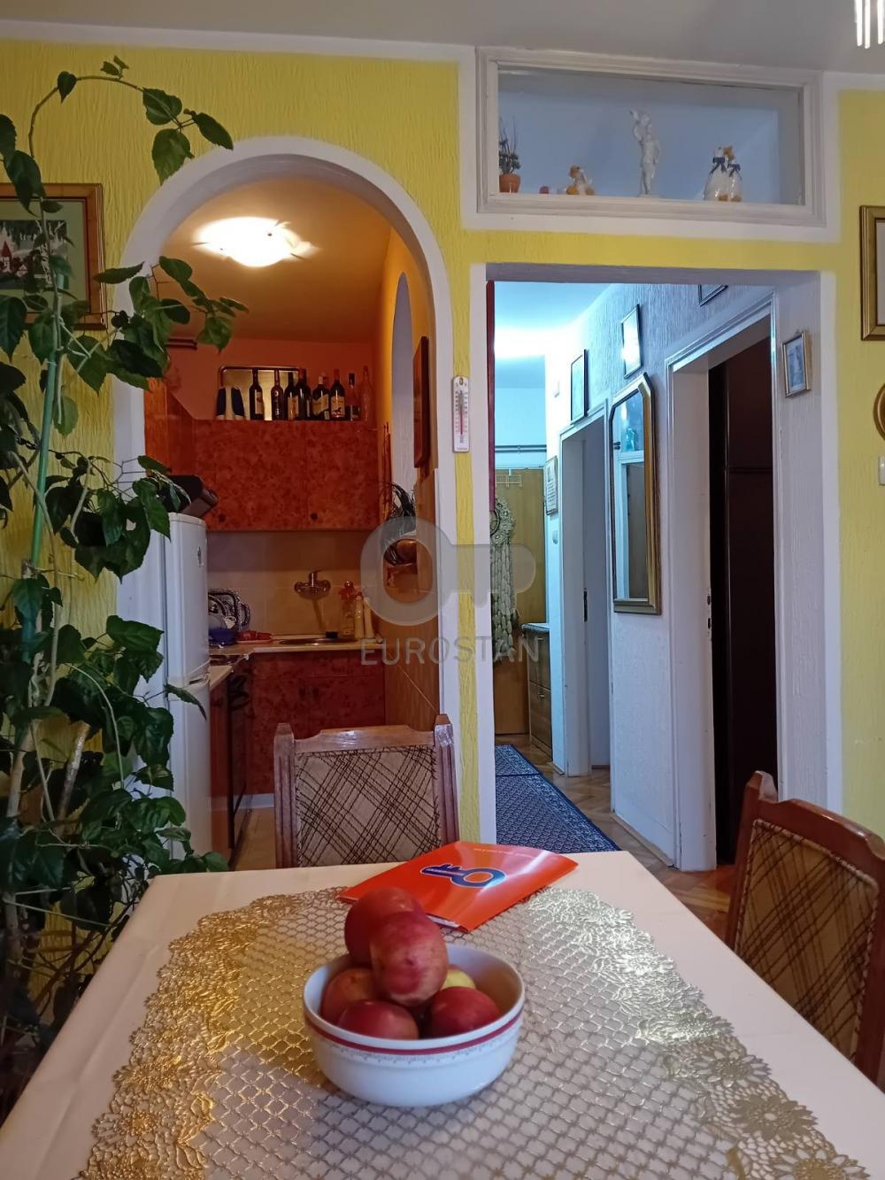 Stan na prodaju u Beogradu, Žarkovo, trosoban, 56m2, cena 135000 evra