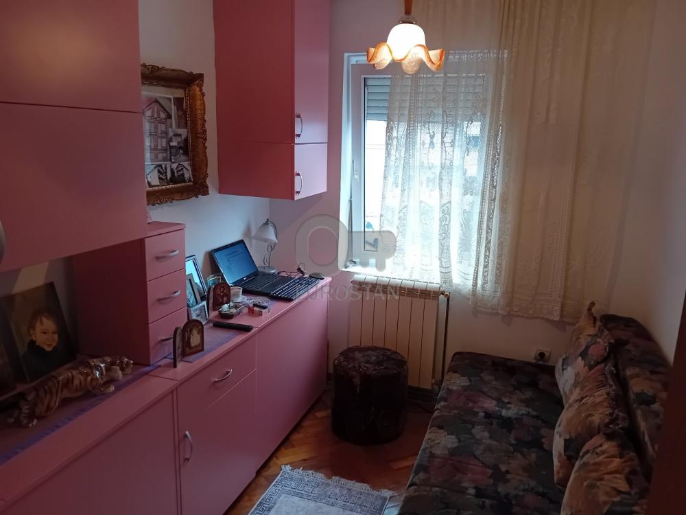 Stan na prodaju u Beogradu, Žarkovo, trosoban, 56m2, cena 135000 evra