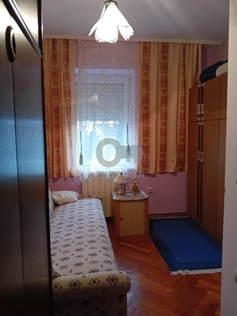 Stan na prodaju u Beogradu, Žarkovo, trosoban, 56m2, cena 135000 evra