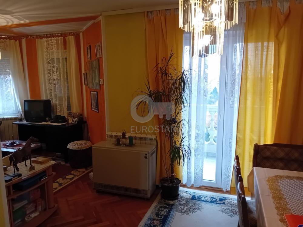 Stan na prodaju u Beogradu, Žarkovo, trosoban, 56m2, cena 135000 evra