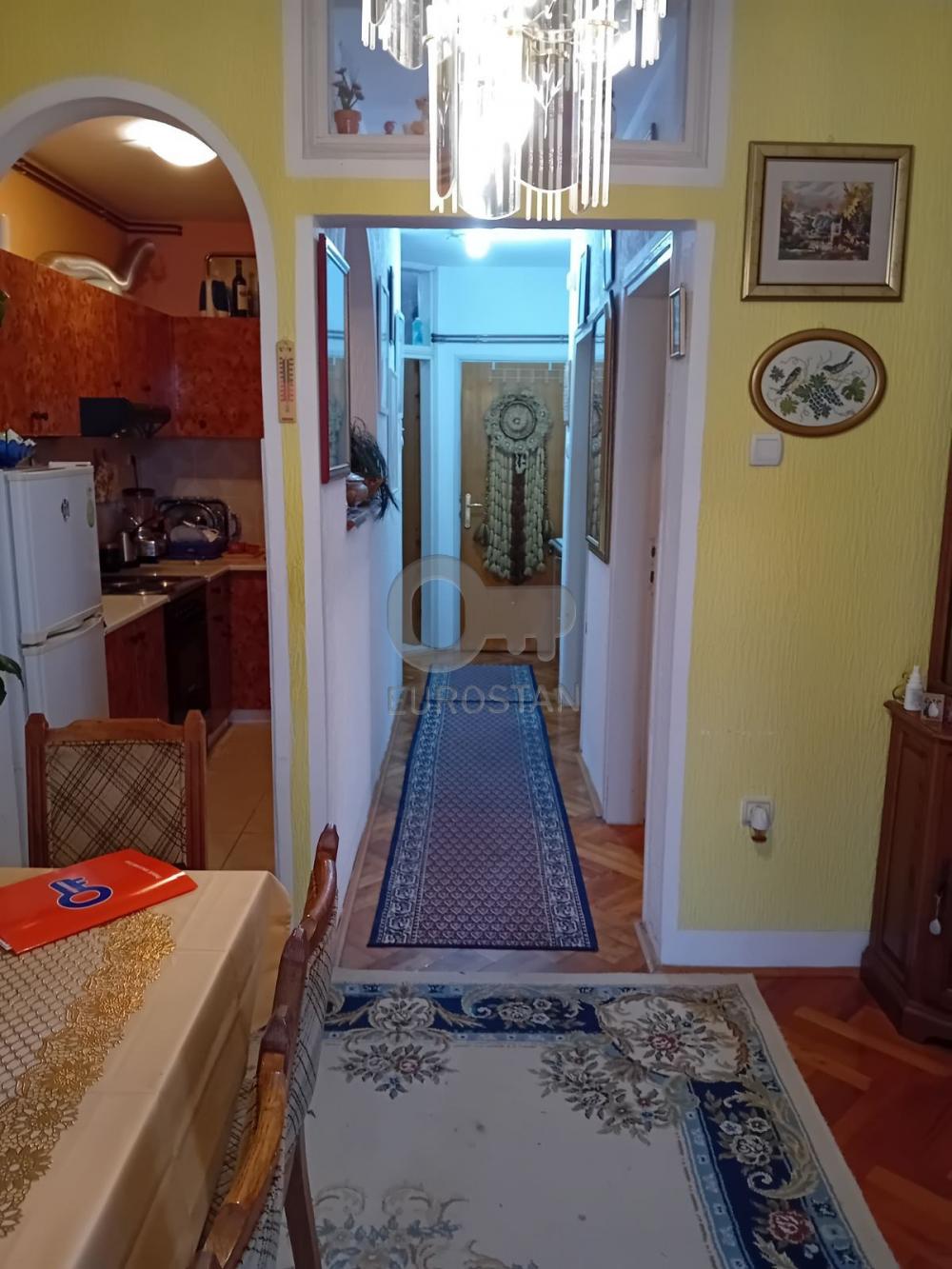 Stan na prodaju u Beogradu, Žarkovo, trosoban, 56m2, cena 135000 evra