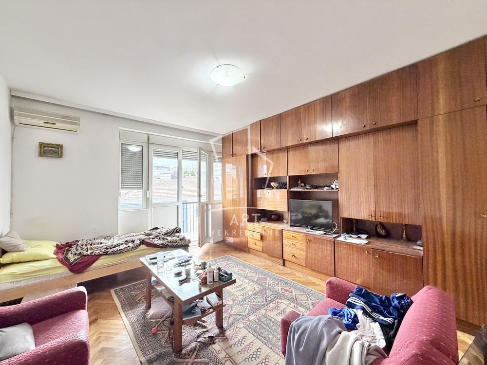 Stan na prodaju u Beogradu, Savski venac, trosoban, 85m2, cena 288000 evra