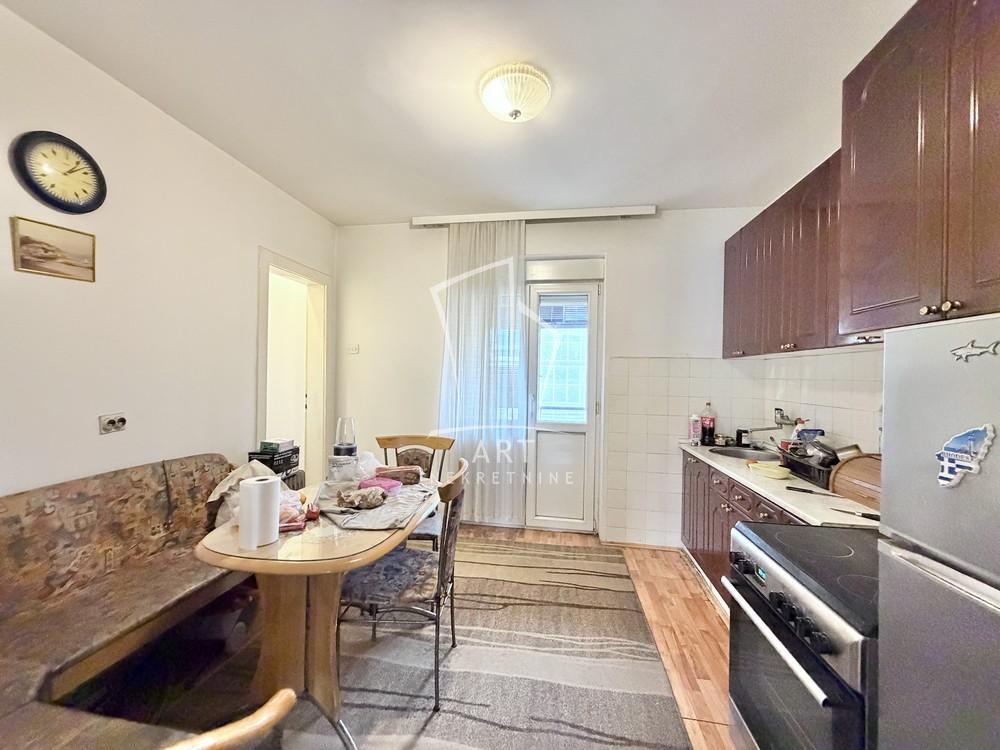 Stan na prodaju u Beogradu, Savski venac, trosoban, 85m2, cena 288000 evra