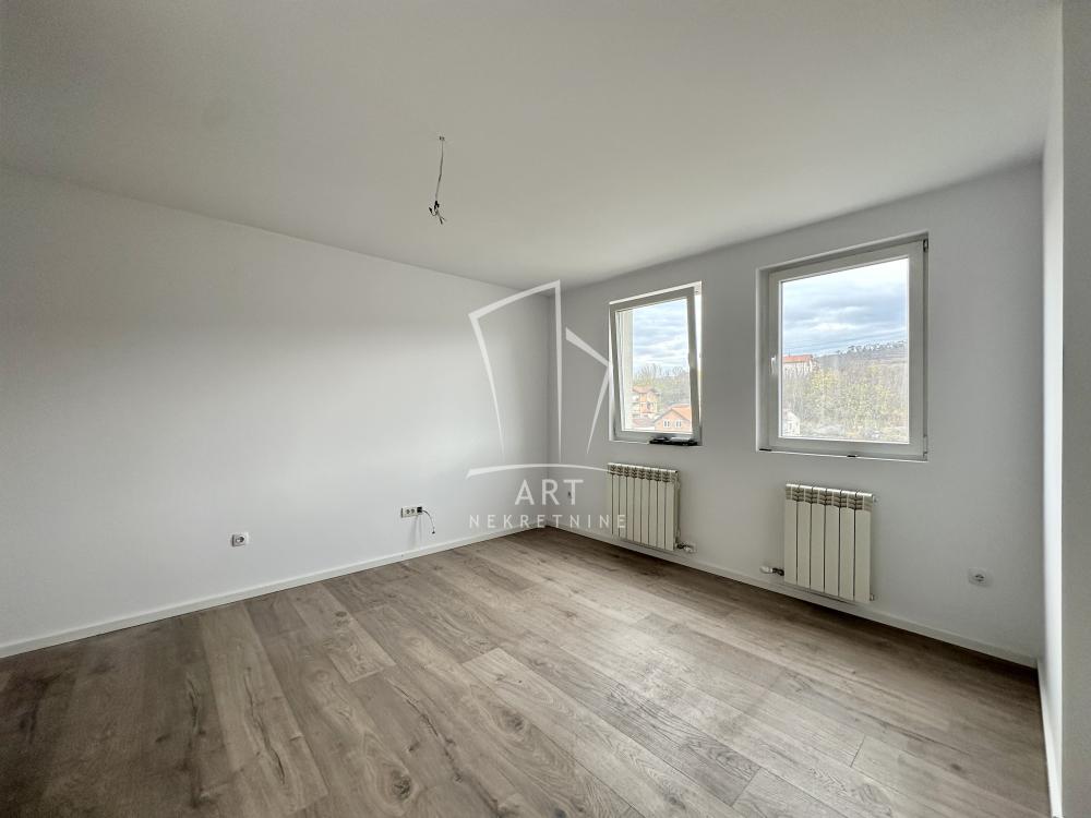 Stan na prodaju u Beogradu, Karaburma, dvoiposoban, 57m2, cena 158000 evra