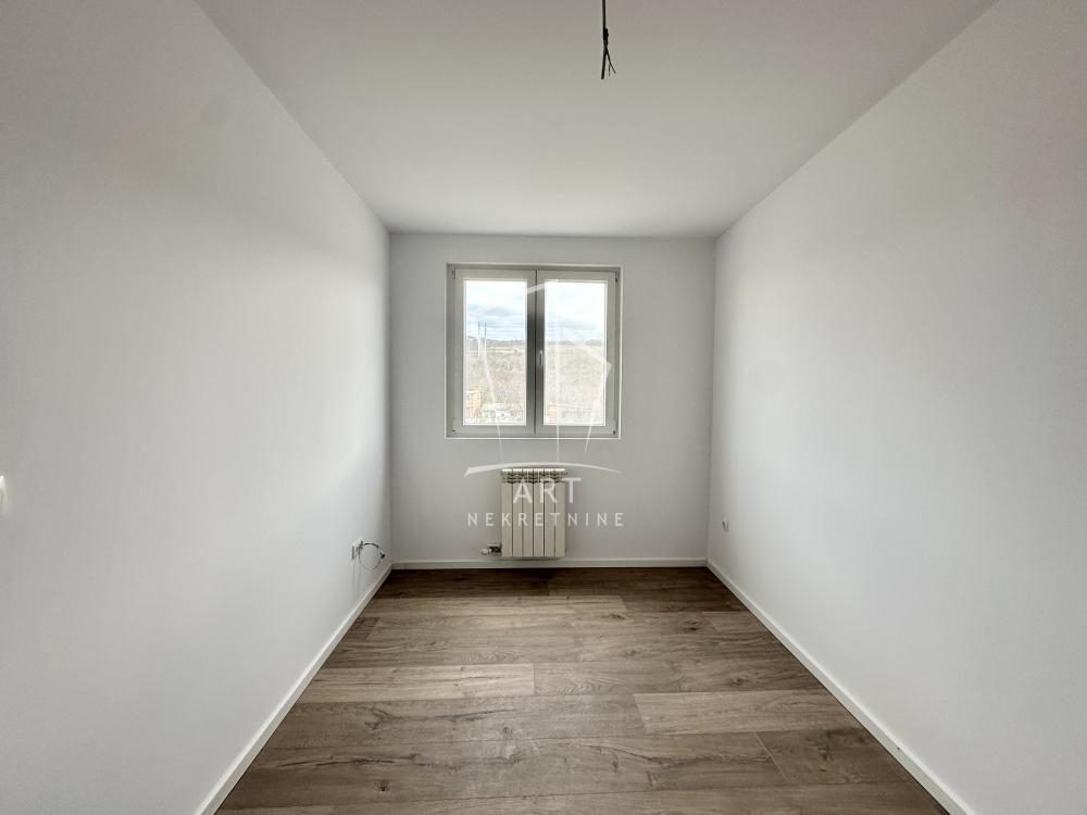 Stan na prodaju u Beogradu, Karaburma, dvoiposoban, 57m2, cena 158000 evra