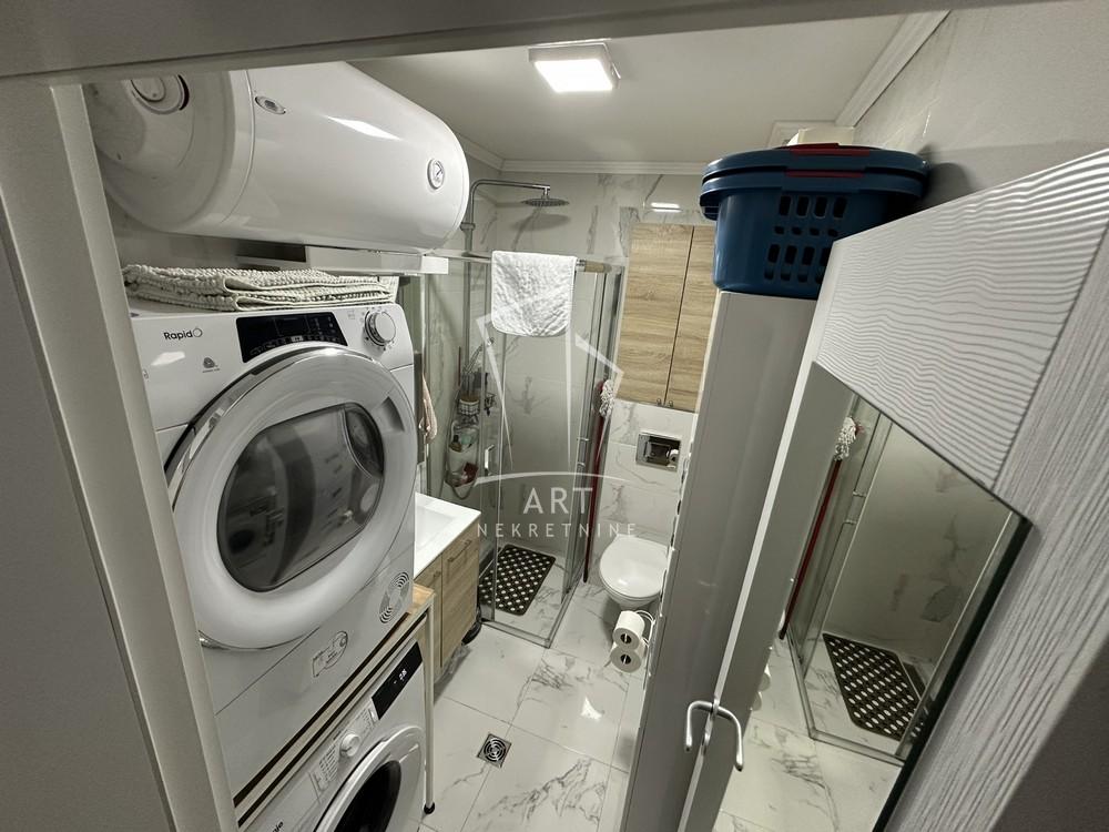 Stan na prodaju u Beogradu, Zvezdara, trosoban, 40m2, cena 140000 evra