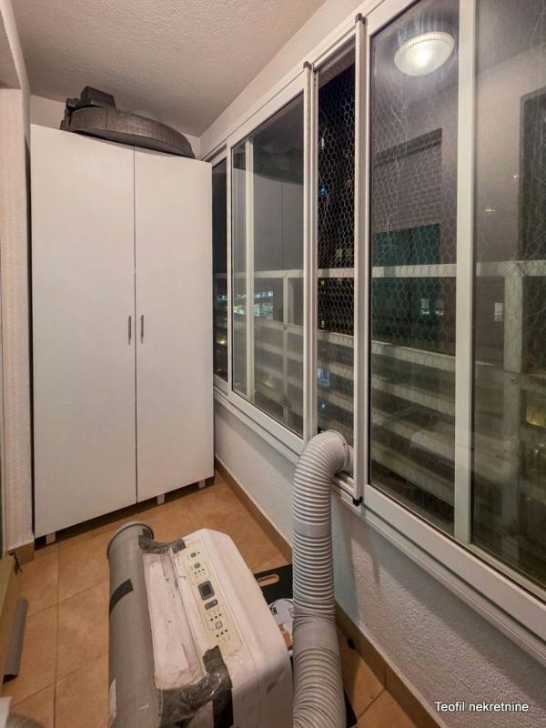 Stan na prodaju u Beogradu, Novi Beograd blok 67A (Belvile), trosoban, 101m2, cena 403000 evra