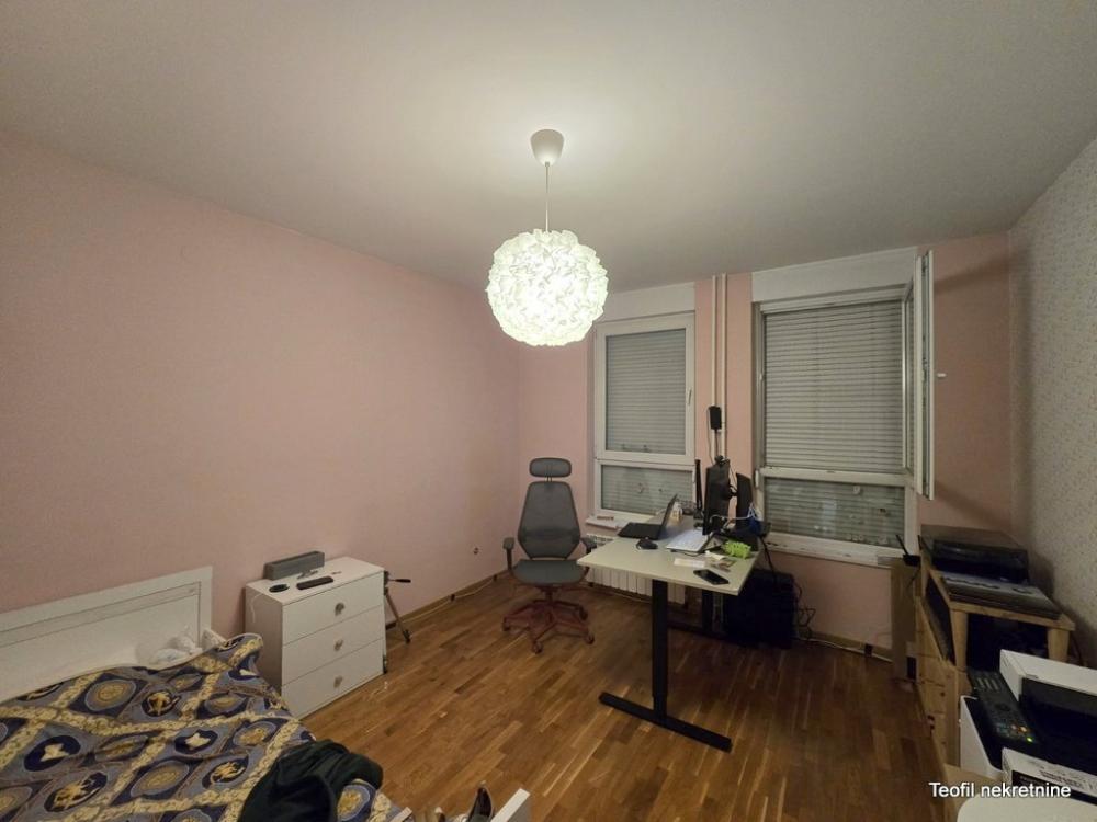 Stan na prodaju u Beogradu, Novi Beograd blok 67A (Belvile), trosoban, 101m2, cena 403000 evra