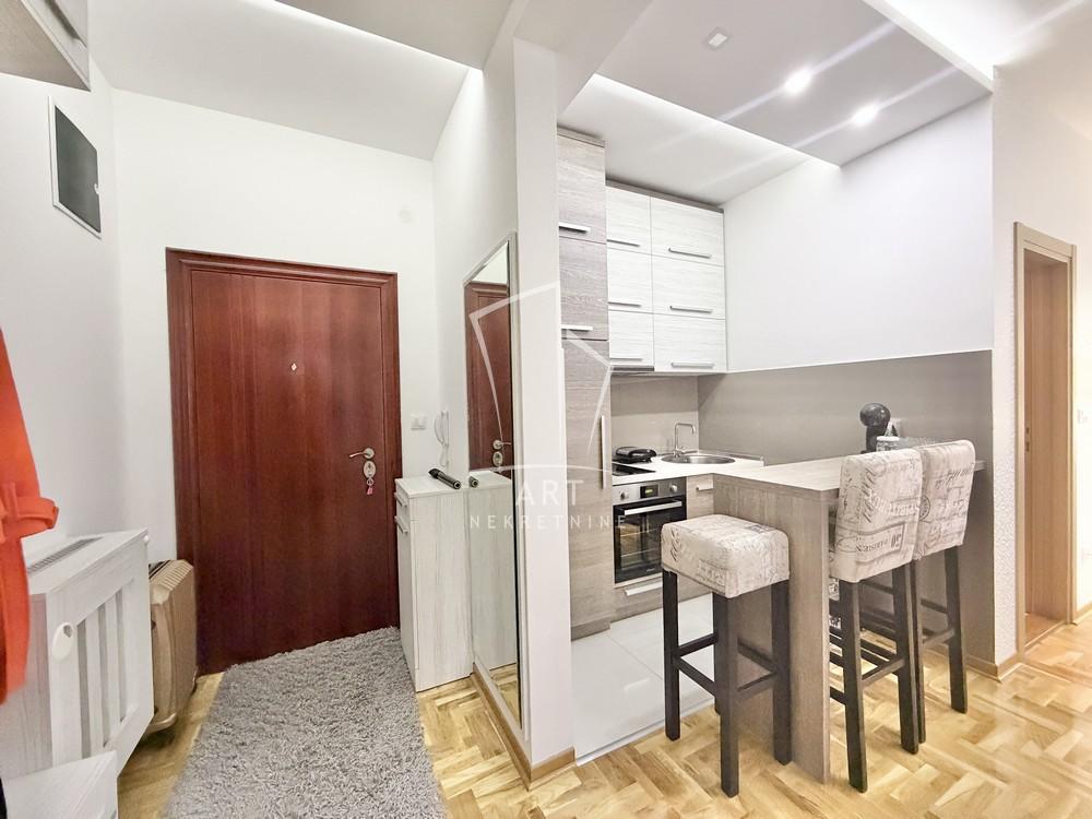 Stan na prodaju u Beogradu, Zvezdara, jednoiposoban, 42m2, cena 125000 evra