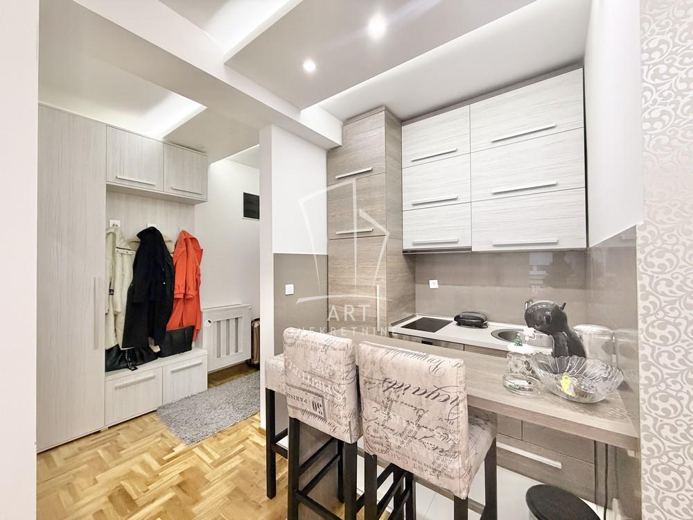 Stan na prodaju u Beogradu, Zvezdara, jednoiposoban, 42m2, cena 125000 evra