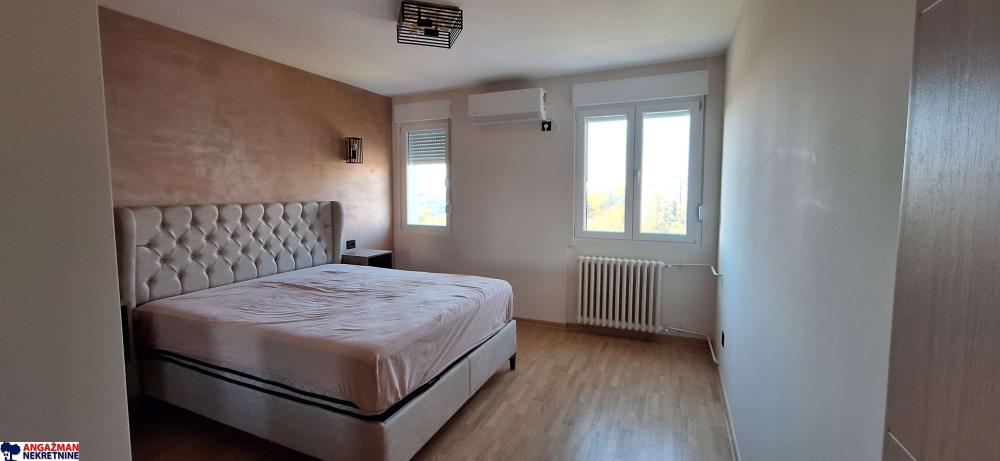 Stan na prodaju u Beogradu, Novi Beograd blok 70 (Kineski TC), dvosoban, 61m2, cena 334000 evra