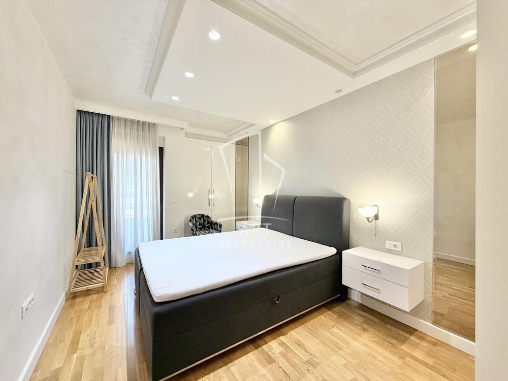 Stan na prodaju u Beogradu, Vračar, troiposoban, 97m2, cena 490000 evra