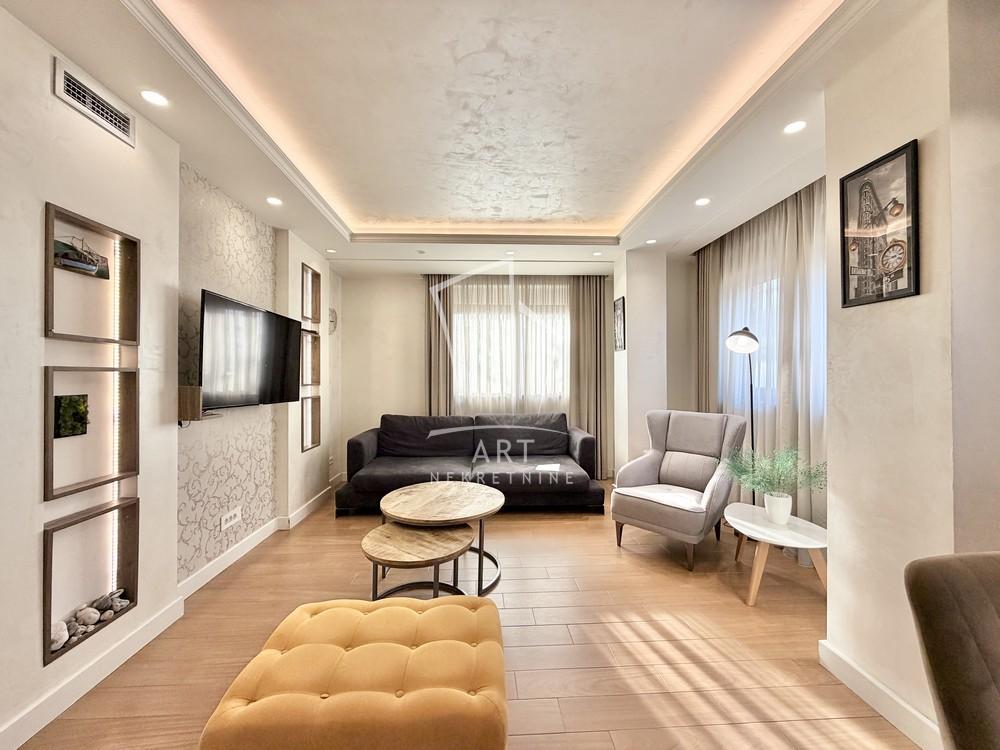 Stan na prodaju u Beogradu, Vračar, troiposoban, 97m2, cena 490000 evra