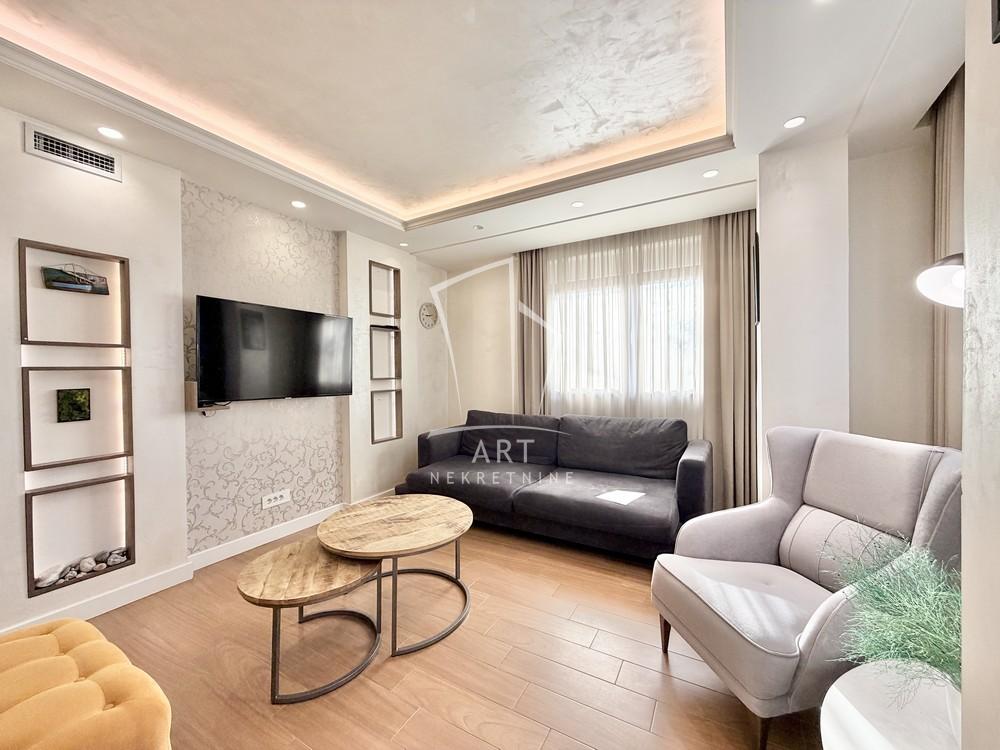 Stan na prodaju u Beogradu, Vračar, troiposoban, 97m2, cena 490000 evra