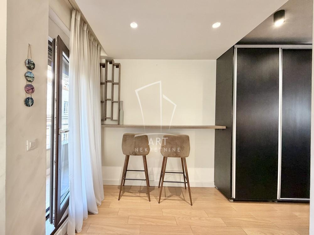 Stan na prodaju u Beogradu, Vračar, troiposoban, 97m2, cena 490000 evra