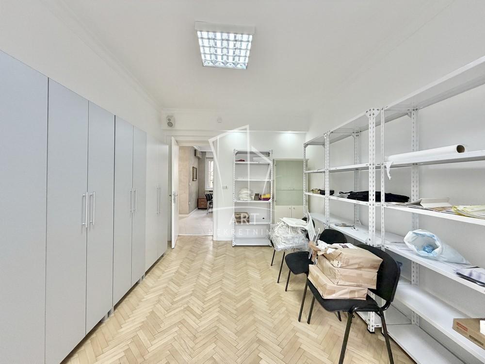 Stan na prodaju u Beogradu, Vračar, dvosoban, 54m2, cena 308000 evra