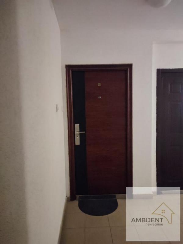 Stan na prodaju u Beogradu, Prvomajska, trosoban, 52m2, cena 140000 evra