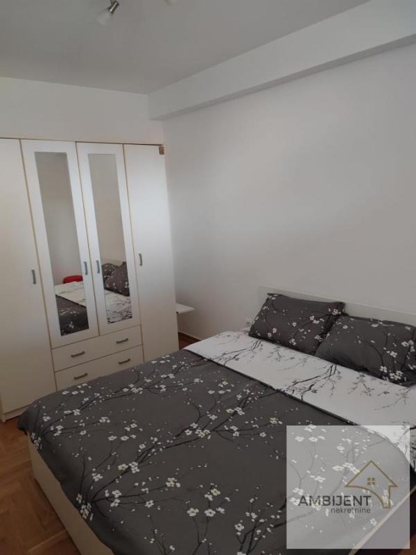 Stan na prodaju u Beogradu, Prvomajska, trosoban, 52m2, cena 140000 evra