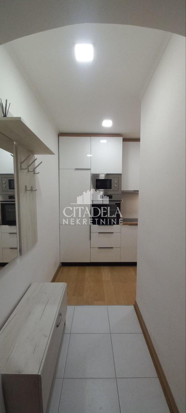 Stan na prodaju u Beogradu, Stari grad, jednoiposoban, 26m2, cena 169000 evra