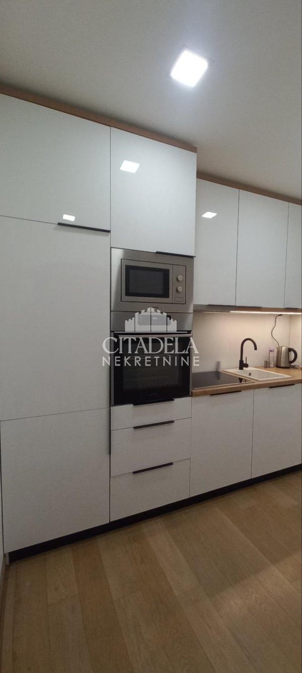 Stan na prodaju u Beogradu, Stari grad, jednoiposoban, 26m2, cena 169000 evra