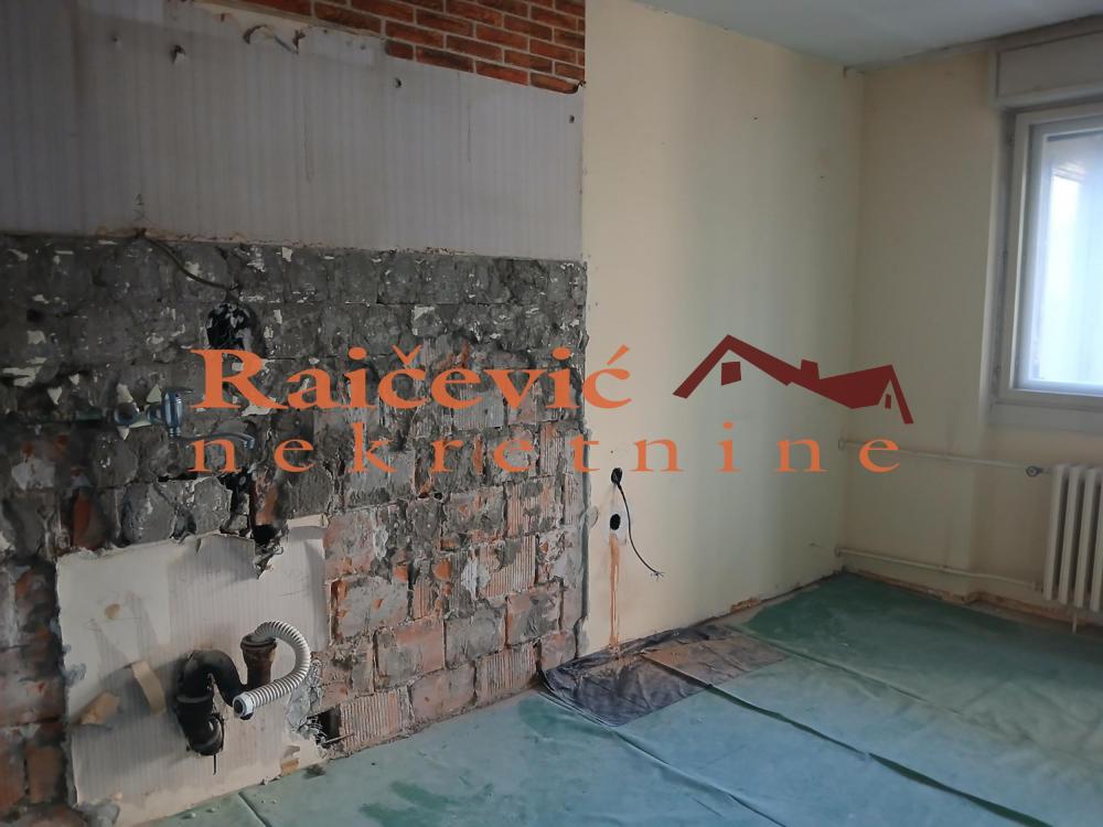 Stan na prodaju u Beogradu, Novi Beograd blok 45 (TC Enjub), dvosoban, 55m2, cena 188000 evra